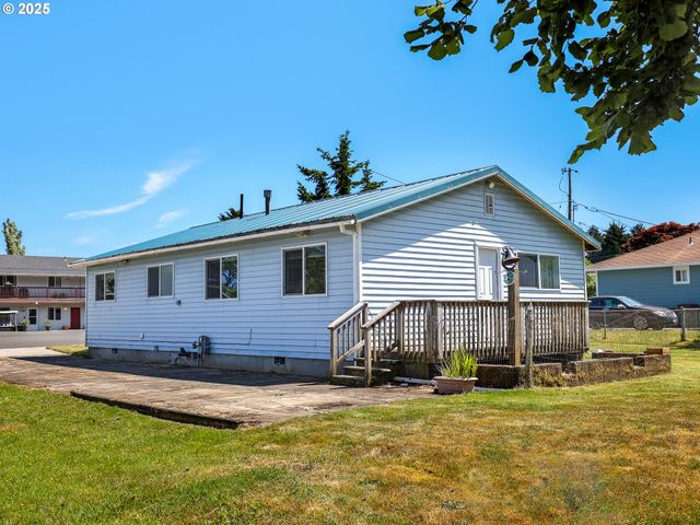 125 Sw CEDAR Ave, Warrenton, OR 97146