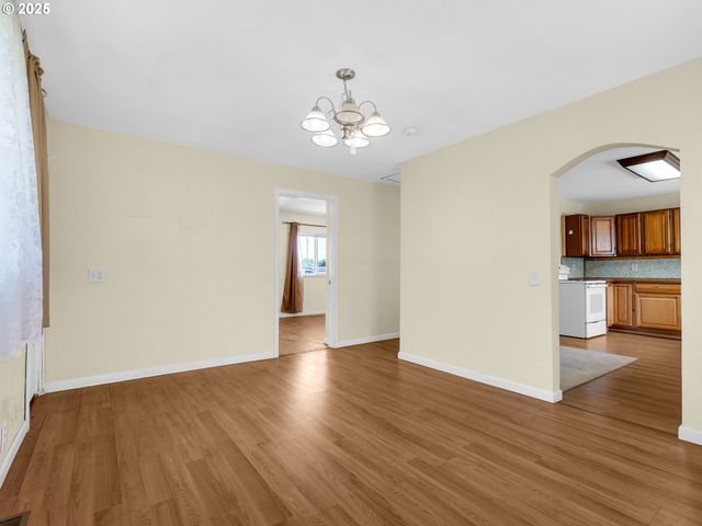 125 Sw CEDAR Ave, Warrenton, OR 97146