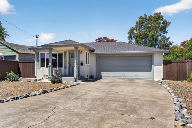 2624 51st St, Sacramento, CA 95817