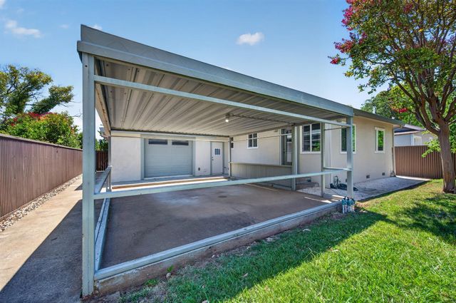 2624 51st St, Sacramento, CA 95817