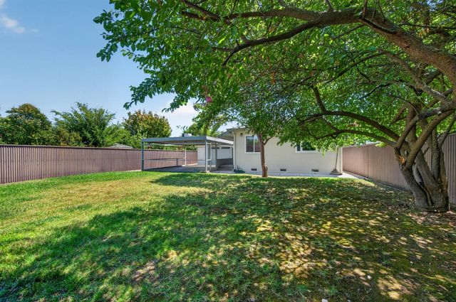 2624 51st St, Sacramento, CA 95817