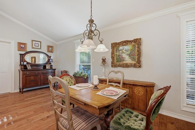 301 Kiowa Drive E, Lake Kiowa, TX 76240
