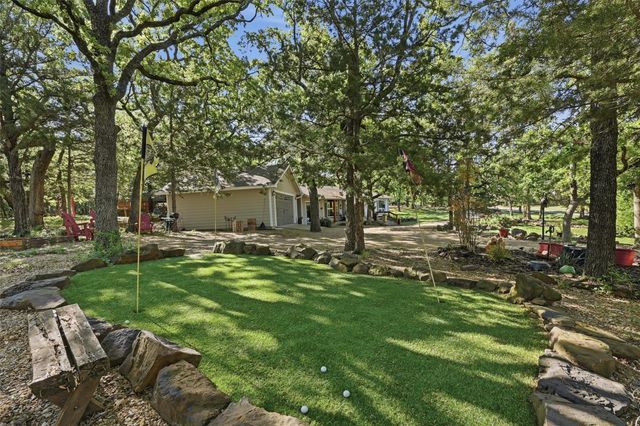 301 Kiowa Drive E, Lake Kiowa, TX 76240