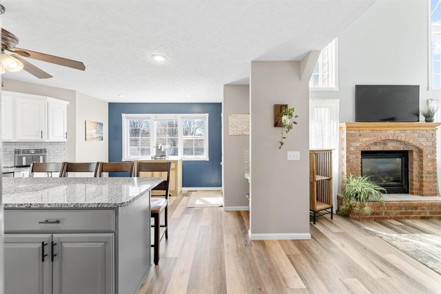 1702 Eaglecrest Rd, Salina, KS 67401