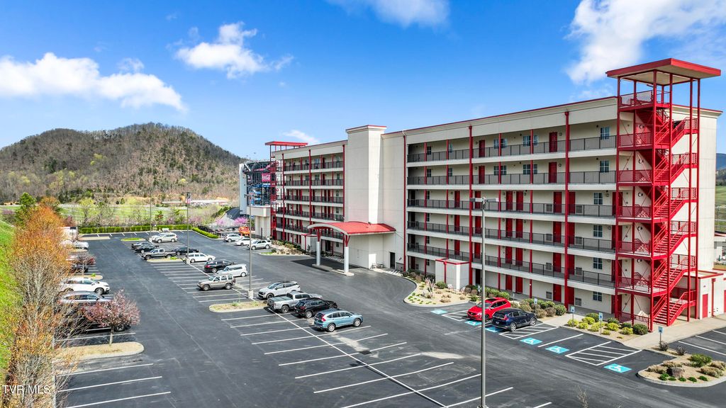 210 Raceday Center Drive, 1304, Bristol, TN 37620