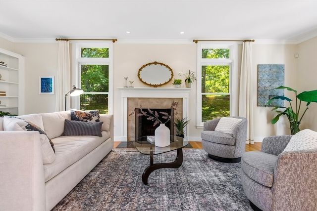 49 Buswell Park, Newton, MA 02458