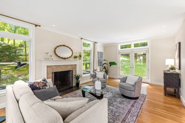 49 Buswell Park, Newton, MA 02458