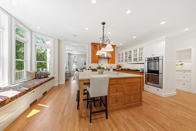49 Buswell Park, Newton, MA 02458