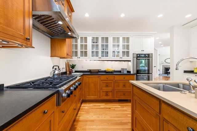 49 Buswell Park, Newton, MA 02458