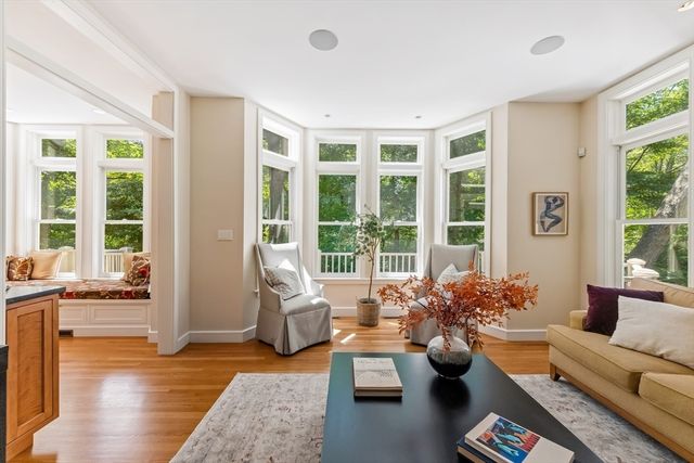 49 Buswell Park, Newton, MA 02458