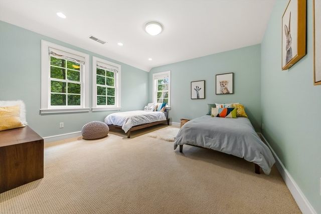 49 Buswell Park, Newton, MA 02458