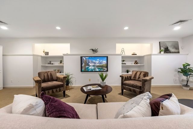 49 Buswell Park, Newton, MA 02458