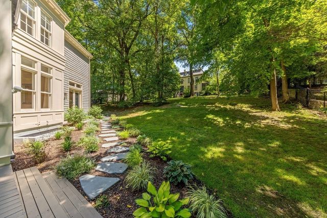 49 Buswell Park, Newton, MA 02458