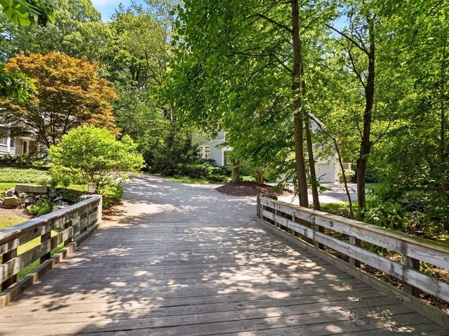 49 Buswell Park, Newton, MA 02458