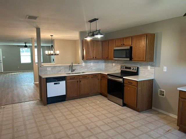 617 Almandora Drive, Arlington, TX 76002