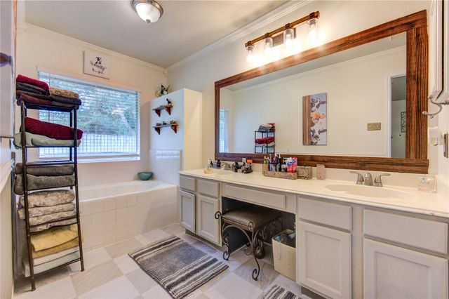 3810 Westglen Drive, Alvin, TX 77511