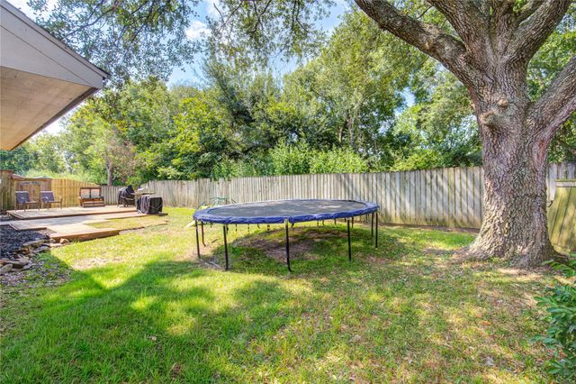 3810 Westglen Drive, Alvin, TX 77511