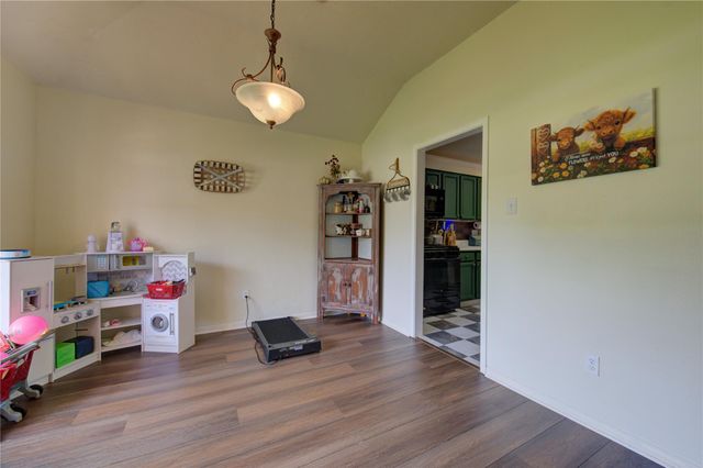 3810 Westglen Drive, Alvin, TX 77511