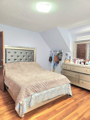 60 Circuit Ave S,, Worcester, MA 01603