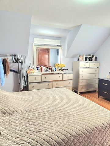 60 Circuit Ave S,, Worcester, MA 01603