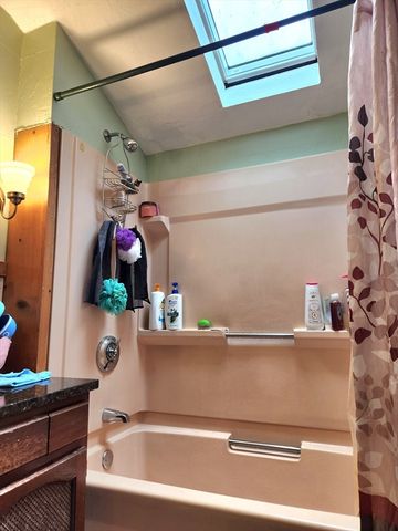 60 Circuit Ave S,, Worcester, MA 01603