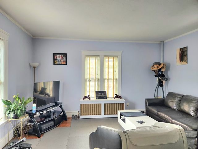 60 Circuit Ave S,, Worcester, MA 01603