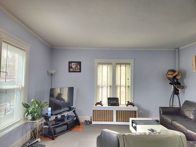 60 Circuit Ave S,, Worcester, MA 01603