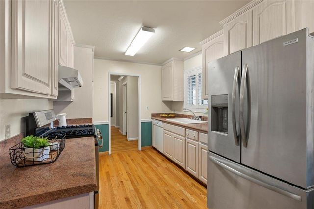 337 Roble Avenue, Redwood City, CA 94061