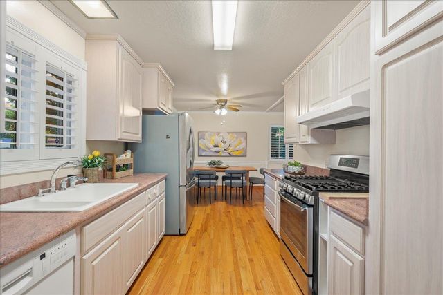 337 Roble Avenue, Redwood City, CA 94061