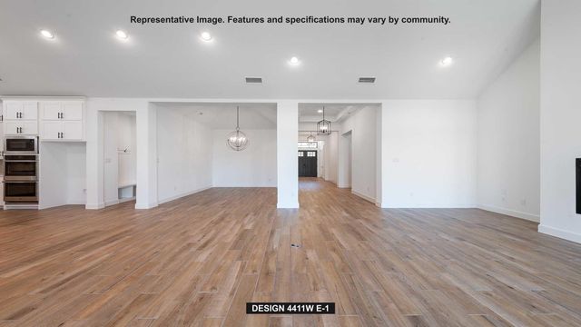 1040 Conastoga CT, Driftwood, TX 78619