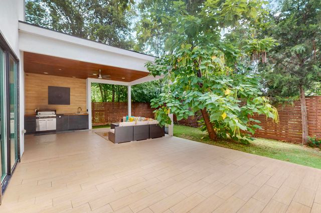 3946 N Cresthaven Road, Dallas, TX 75209