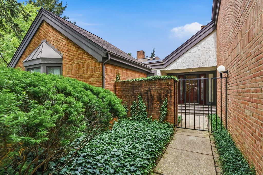 2060 Mackenzie Drive, 2, Columbus, OH 43220