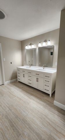 13027 Five Brooks, Helotes, TX 78023