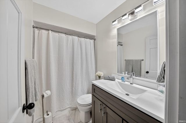 16507 Barryknoll Way, Granger, IN 46530