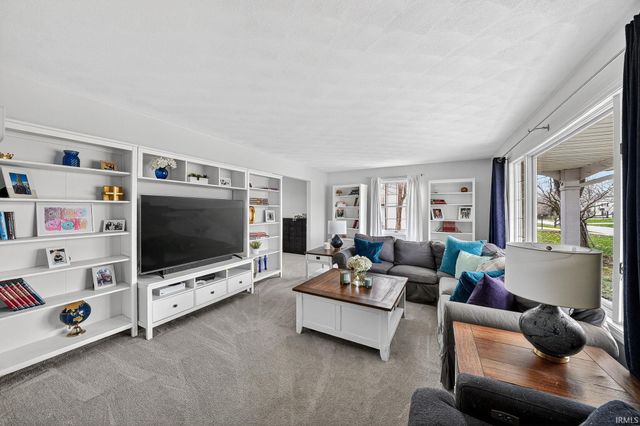 16507 Barryknoll Way, Granger, IN 46530