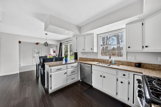 16507 Barryknoll Way, Granger, IN 46530