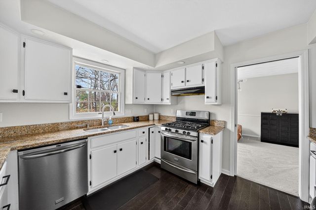 16507 Barryknoll Way, Granger, IN 46530