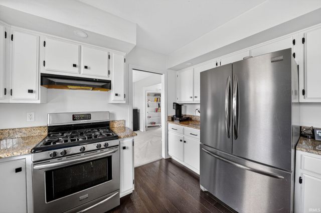 16507 Barryknoll Way, Granger, IN 46530