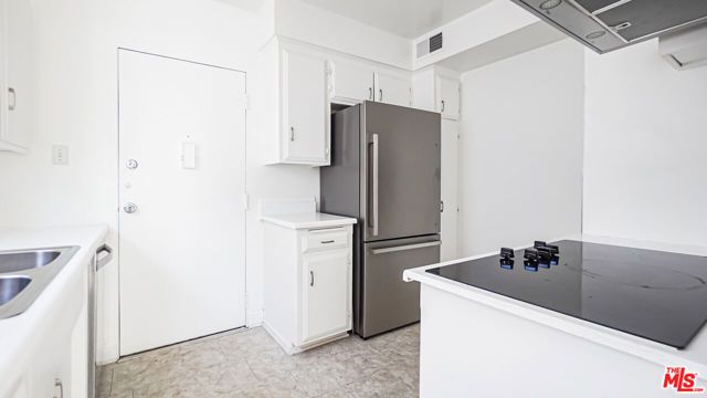 1525 N Hayworth Avenue 204, Los Angeles, CA 90046