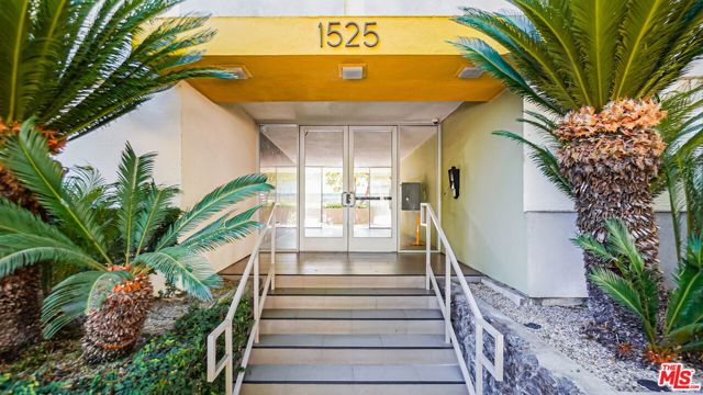 1525 N Hayworth Avenue 204, Los Angeles, CA 90046