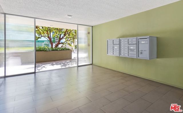 1525 N Hayworth Avenue 204, Los Angeles, CA 90046