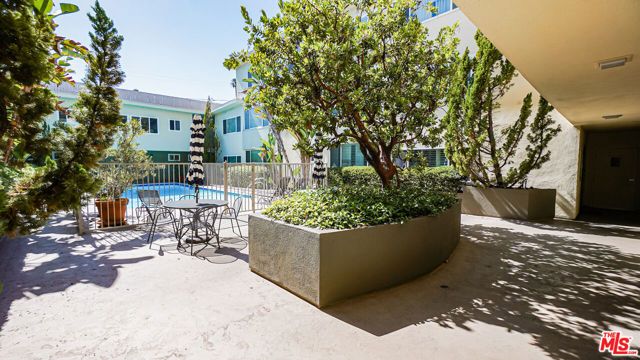 1525 N Hayworth Avenue 204, Los Angeles, CA 90046