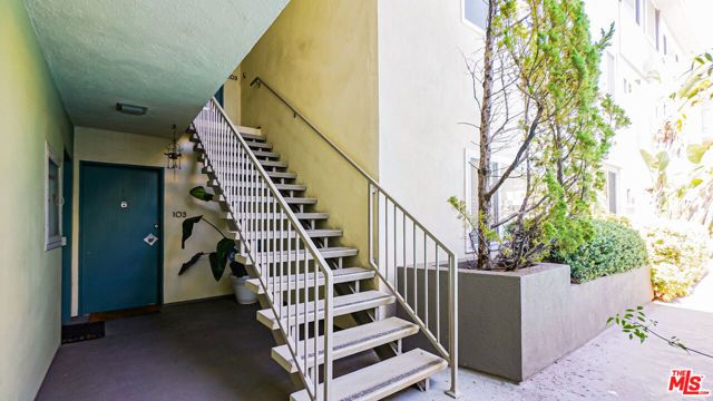 1525 N Hayworth Avenue 204, Los Angeles, CA 90046