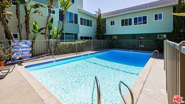 1525 N Hayworth Avenue 204, Los Angeles, CA 90046