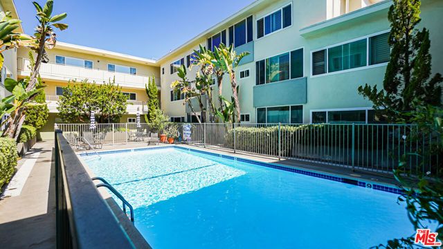 1525 N Hayworth Avenue 204, Los Angeles, CA 90046