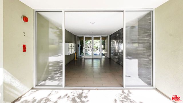 1525 N Hayworth Avenue 204, Los Angeles, CA 90046