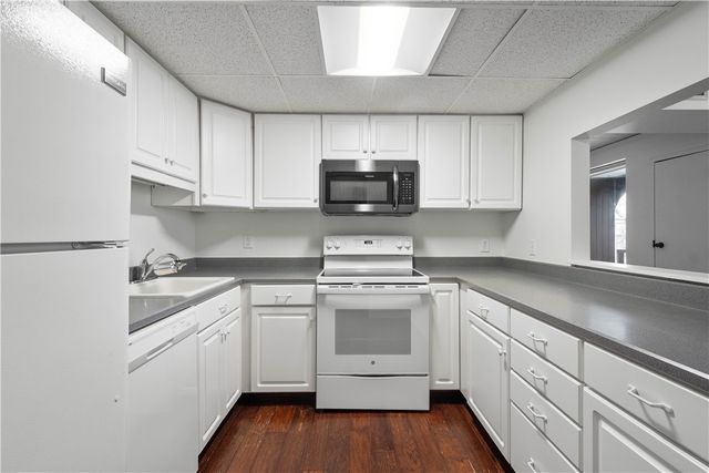 136 Centennial 305, Sewickley, PA 15143