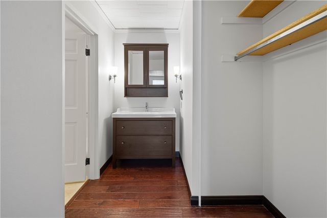 136 Centennial 305, Sewickley, PA 15143