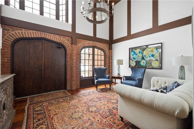 136 Centennial 305, Sewickley, PA 15143