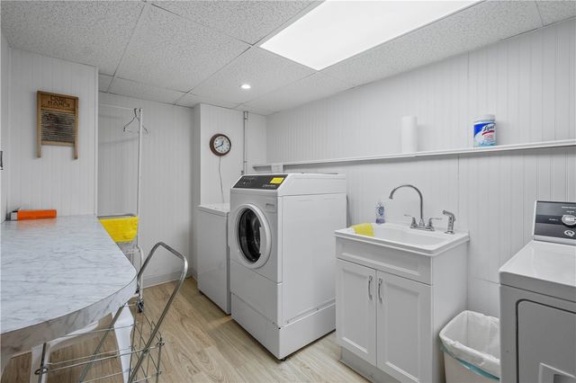 136 Centennial 305, Sewickley, PA 15143